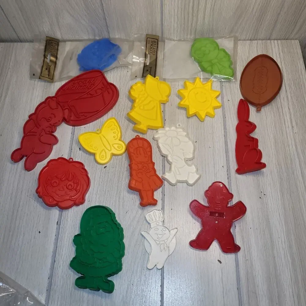 Vtg USA Made Hallmark Plastic Cookie Cutter Assortment Lot Of 15 Holiday Baking